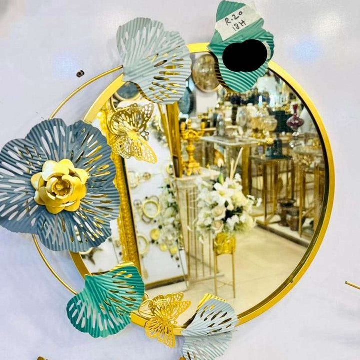 3D petal wall mirror Need & Luxury