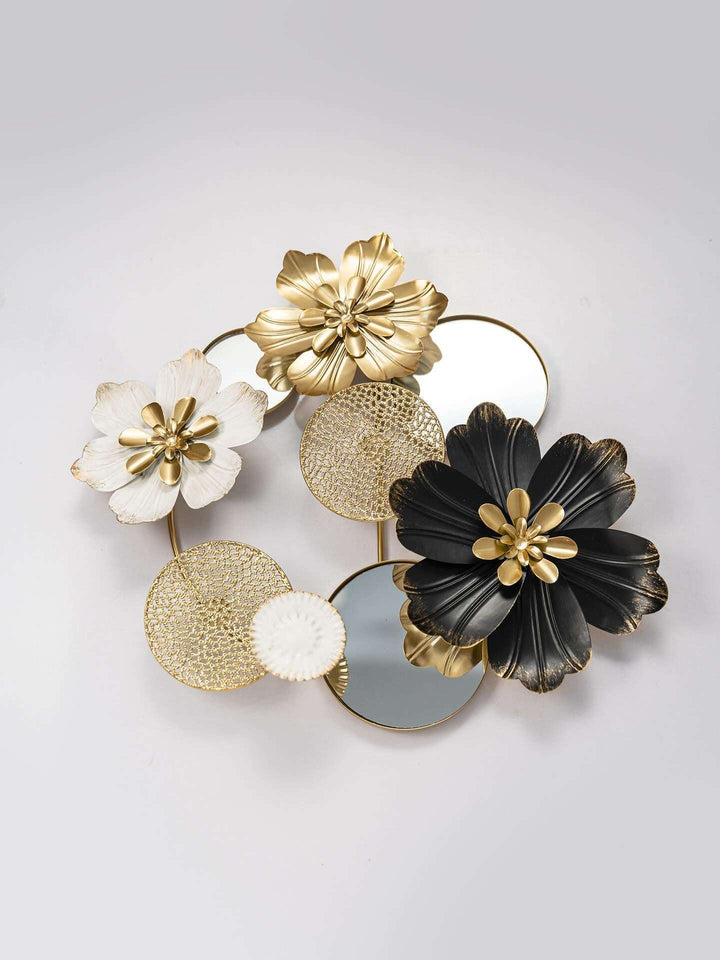 ROUND 3D FLOWERS FRAME GOLD Need & Luxury